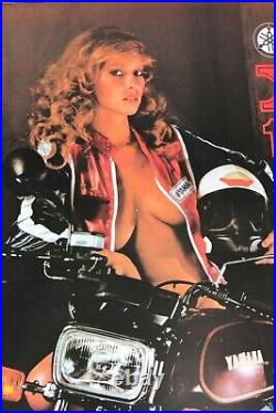 AFFICHE POSTER ATELIER MOTO YAMAHA XS 1100 CALENDRIER de GARAGE 1978 PIN UP SEXY