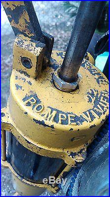 Ancienne pompe à huile VIVIEN no essence, loft, usine, vintage, industriel, moto