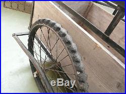 Ancienne remorque vélo mobylette pneu plein
