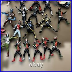 Lot de figurines Kamen Rider de plus de 40 pièces dont des motos de collection