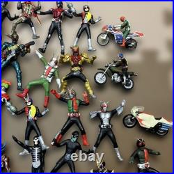 Lot de figurines Kamen Rider de plus de 40 pièces dont des motos de collection