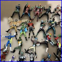 Lot de figurines Kamen Rider de plus de 40 pièces dont des motos de collection