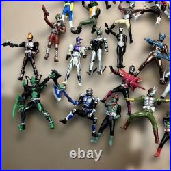 Lot de figurines Kamen Rider de plus de 40 pièces dont des motos de collection