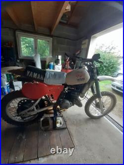 Moto ancienne collection +divers pieces+cadre+pistons carter boite