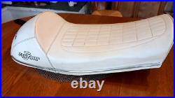 Selle speed Blanche Giuliani pour 750 four Honda en très bonne état