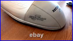 Selle speed Blanche Giuliani pour 750 four Honda en très bonne état